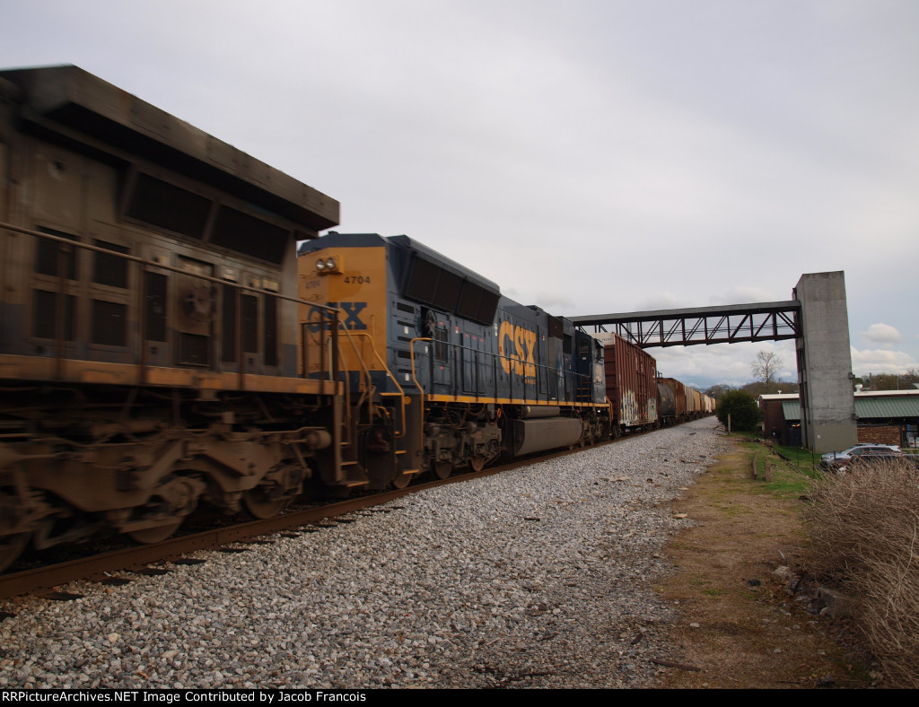 CSX 4704